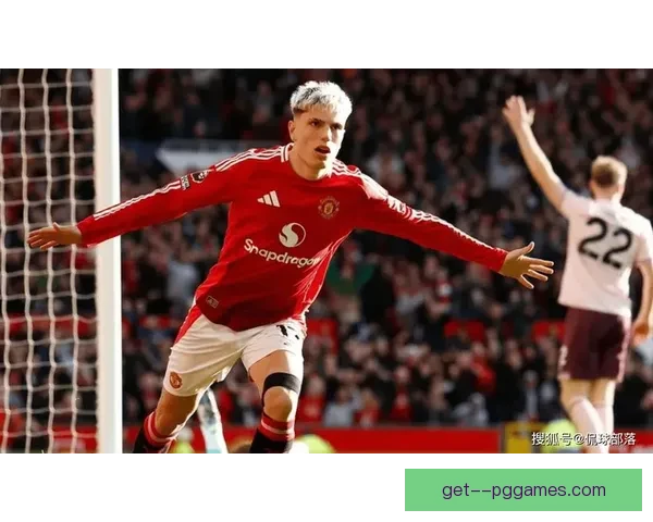 曼联官方公布加纳乔荣膺俱乐部年度最佳新秀荣耀时刻