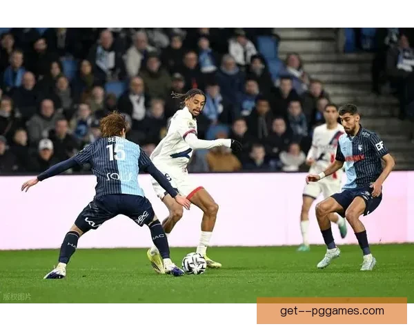 摩纳哥主场三球完胜巴黎圣日耳曼法甲焦点战爆冷改写争冠格局震荡